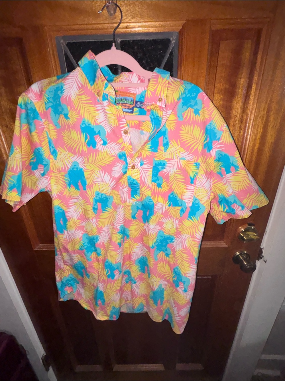 Chubbies Men's Pink Tropical Short-Sleeve Shirt Blue Gorilla pattern